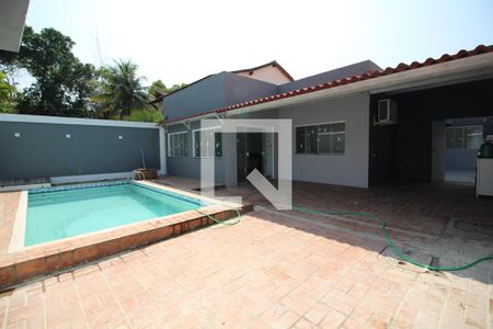Casa de condomínio à venda com 500m², 4 quartos e 2 vagasFrente
