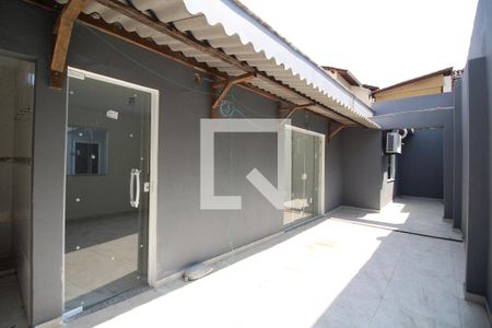 Casa de condomínio à venda com 500m², 4 quartos e 2 vagasFundos