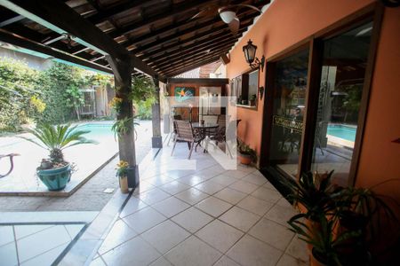 Casa de condomínio à venda com 500m², 7 quartos e 2 vagas Casa de condomínio à venda com 500m², 7 quartos e 2 vagasvaranda