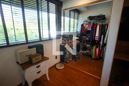 Casa de condomínio à venda com 500m², 7 quartos e 2 vagas Casa de condomínio à venda com 500m², 7 quartos e 2 vagasQuarto 3