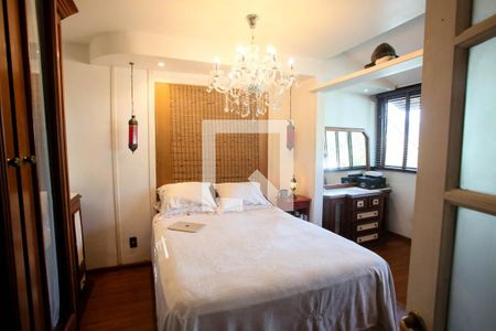 Casa de condomínio à venda com 500m², 7 quartos e 2 vagas Casa de condomínio à venda com 500m², 7 quartos e 2 vagasQuarto 3