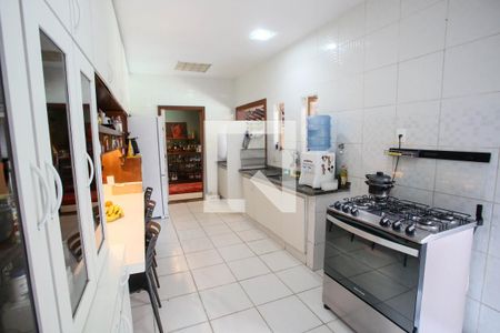 Casa de condomínio à venda com 500m², 7 quartos e 2 vagas Casa de condomínio à venda com 500m², 7 quartos e 2 vagasCozinha