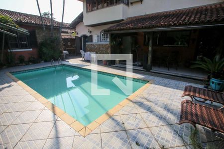 Casa de condomínio à venda com 500m², 7 quartos e 2 vagas Casa de condomínio à venda com 500m², 7 quartos e 2 vagasPiscina