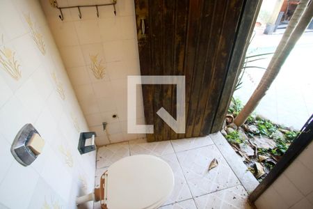 Casa de condomínio à venda com 500m², 7 quartos e 2 vagas Casa de condomínio à venda com 500m², 7 quartos e 2 vagasBanheiro da Piscina