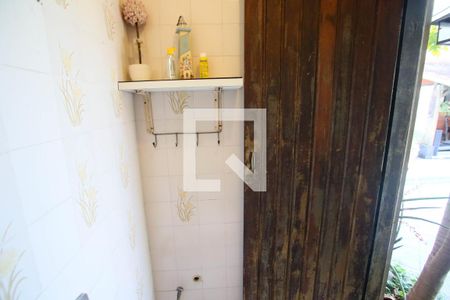 Casa de condomínio à venda com 500m², 7 quartos e 2 vagas Casa de condomínio à venda com 500m², 7 quartos e 2 vagasBanheiro da Piscina