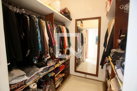 Casa de condomínio à venda com 500m², 7 quartos e 2 vagas Casa de condomínio à venda com 500m², 7 quartos e 2 vagasCloset da suíte