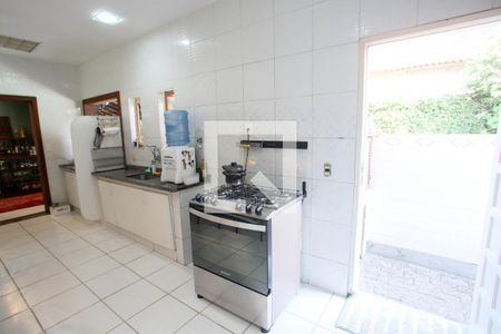 Casa de condomínio à venda com 500m², 7 quartos e 2 vagas Casa de condomínio à venda com 500m², 7 quartos e 2 vagasCozinha