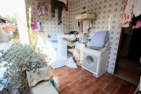 Casa de condomínio à venda com 500m², 7 quartos e 2 vagas Casa de condomínio à venda com 500m², 7 quartos e 2 vagasÁrea de Serviço