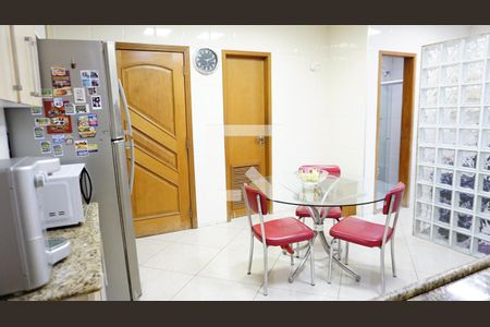 Apartamento à venda com 97m², 3 quartos e 2 vagasCozinha