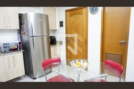 Apartamento à venda com 97m², 3 quartos e 2 vagasCozinha