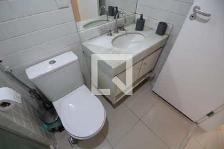 Apartamento à venda com 76m², 2 quartos e 1 vagaBanheiro Social
