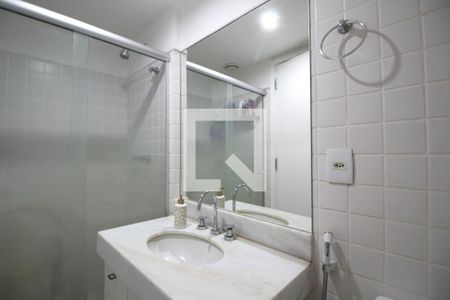 Apartamento à venda com 76m², 2 quartos e 1 vagaQuarto 2 - Banheiro da Suíte