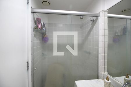 Apartamento à venda com 76m², 2 quartos e 1 vagaQuarto 2 - Banheiro da Suíte