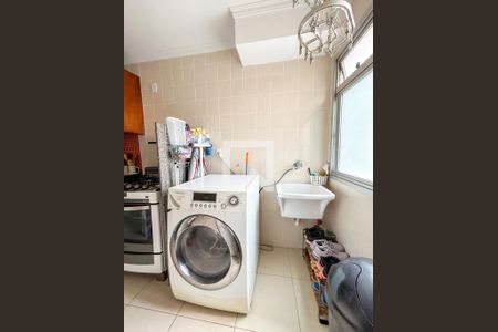 Apartamento à venda com 75m², 3 quartos e 1 vagaÁrea de Serviço