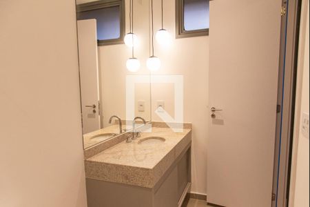 Apartamento para alugar com 69m², 2 quartos e 1 vaga Apartamento para alugar com 69m², 2 quartos e 1 vagaBanheiro da suíte 1