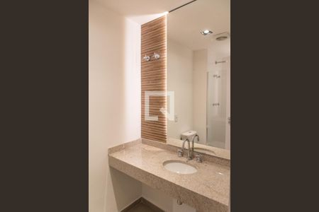 Apartamento para alugar com 69m², 2 quartos e 1 vaga Apartamento para alugar com 69m², 2 quartos e 1 vagaBanheiro da suíte 2