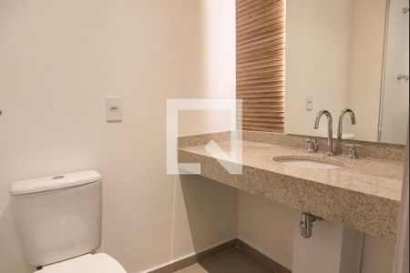 Apartamento para alugar com 69m², 2 quartos e 1 vaga Apartamento para alugar com 69m², 2 quartos e 1 vagaBanheiro da suíte 2