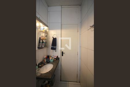 Casa de condomínio à venda com 105m², 3 quartos e 2 vagasBanheiro Social