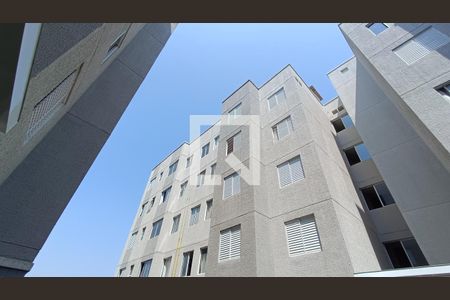 Apartamento para alugar com 42m², 2 quartos e 1 vaga Apartamento para alugar com 42m², 2 quartos e 1 vagaFachada