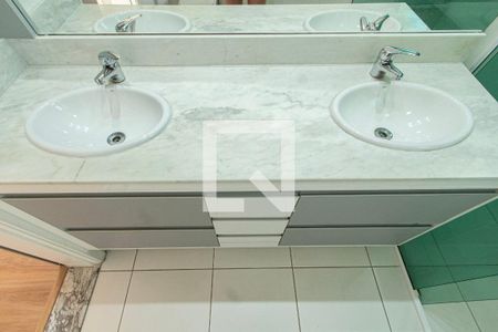 Apartamento para alugar com 175m², 3 quartos e 3 vagasBanheiro 3