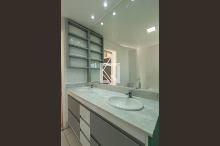 Apartamento para alugar com 175m², 3 quartos e 3 vagasBanheiro 3