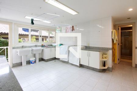 Casa de condomínio à venda com 1415m², 5 quartos e 6 vagas