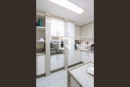 Casa de condomínio à venda com 1415m², 5 quartos e 6 vagas