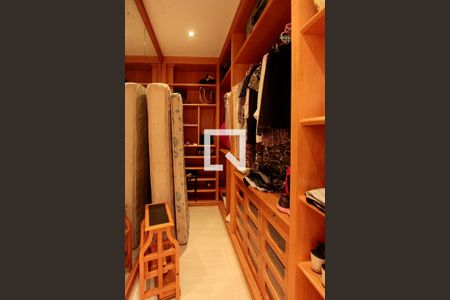 Casa de condomínio à venda com 1415m², 5 quartos e 6 vagas