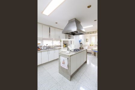 Casa de condomínio à venda com 1415m², 5 quartos e 6 vagas