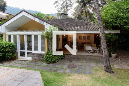 Casa de condomínio à venda com 1415m², 5 quartos e 6 vagas