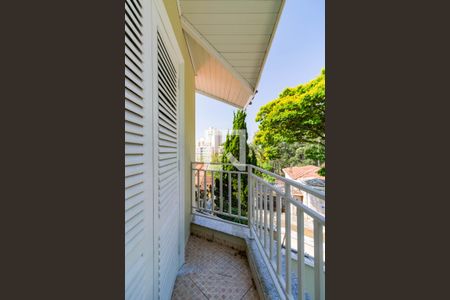 Casa à venda com 220m², 3 quartos e 4 vagasSuíte 3 varanda