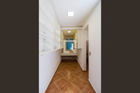 Casa à venda com 220m², 3 quartos e 4 vagasQuarto de Serviço