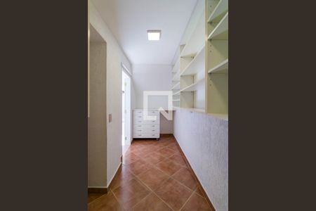 Casa à venda com 220m², 3 quartos e 4 vagasQuarto de Serviço