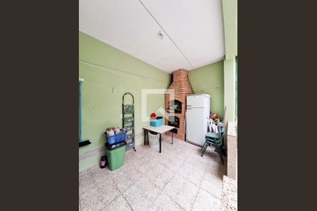 Casa à venda com 140m², 4 quartos e 3 vagas Casa à venda com 140m², 4 quartos e 3 vagasÁrea comum - Churrasqueira