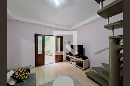 Sala de casa à venda com 4 quartos, 140m² em Vila Roque, São Paulo