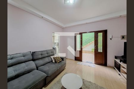 Sala de casa à venda com 4 quartos, 140m² em Vila Roque, São Paulo