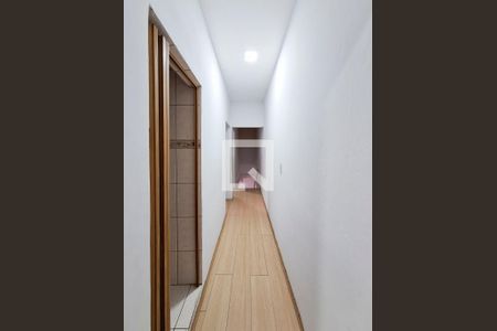 Casa à venda com 140m², 4 quartos e 3 vagas Casa à venda com 140m², 4 quartos e 3 vagasCorredor