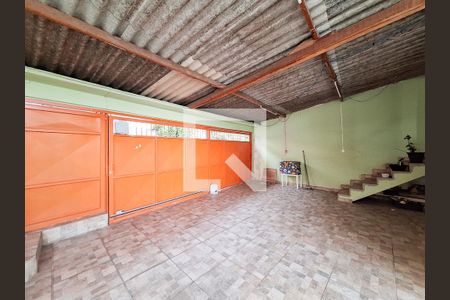 Casa à venda com 140m², 4 quartos e 3 vagas Casa à venda com 140m², 4 quartos e 3 vagasGaragem