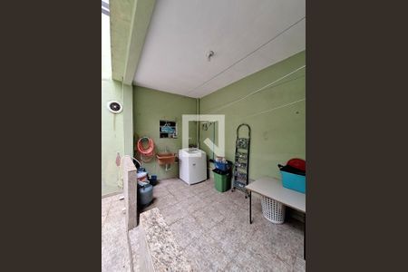 Casa à venda com 140m², 4 quartos e 3 vagas Casa à venda com 140m², 4 quartos e 3 vagasÁrea de Serviço