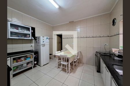 Casa à venda com 140m², 4 quartos e 3 vagas Casa à venda com 140m², 4 quartos e 3 vagasCozinha