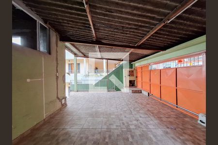 Casa à venda com 140m², 4 quartos e 3 vagas Casa à venda com 140m², 4 quartos e 3 vagasGaragem