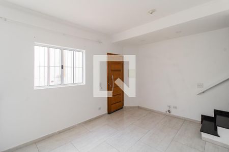 Sala de casa de condomínio para alugar com 2 quartos, 110m² em Vila Talarico, São Paulo