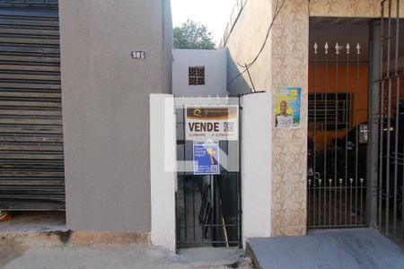 Casa para alugar com 20m², 1 quarto e sem vaga Casa para alugar com 20m², 1 quarto e sem vagaFachada
