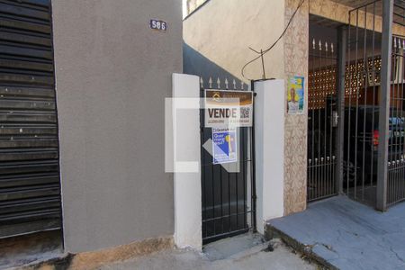 Casa para alugar com 20m², 1 quarto e sem vaga Casa para alugar com 20m², 1 quarto e sem vagaFachada