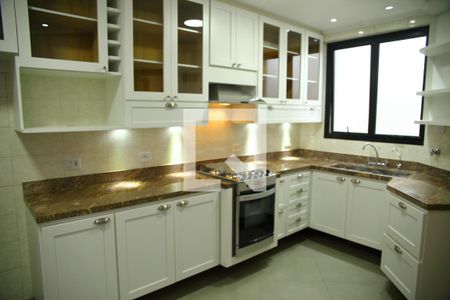 Apartamento à venda com 124m², 4 quartos e 2 vagasCozinha 