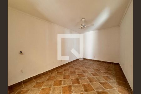 Casa à venda com 164m², 3 quartos e 3 vagas Casa à venda com 164m², 3 quartos e 3 vagasQuarto 2