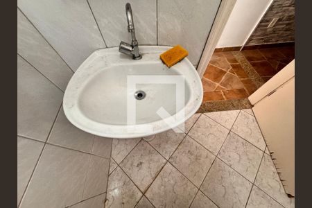 Casa à venda com 164m², 3 quartos e 3 vagas Casa à venda com 164m², 3 quartos e 3 vagasBanheiro