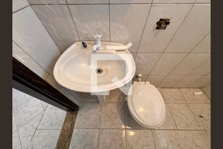 Casa à venda com 164m², 3 quartos e 3 vagas Casa à venda com 164m², 3 quartos e 3 vagasBanheiro edícula