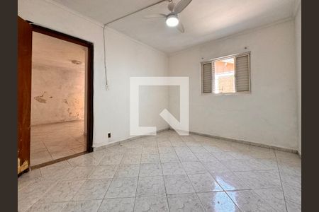 Casa à venda com 164m², 3 quartos e 3 vagas Casa à venda com 164m², 3 quartos e 3 vagasQuarto edícula