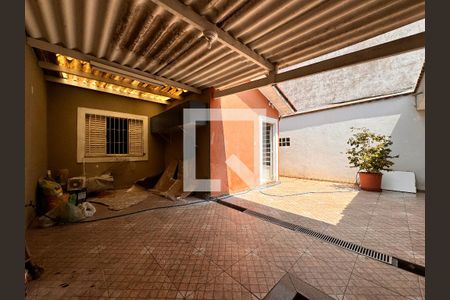 Casa à venda com 164m², 3 quartos e 3 vagas Casa à venda com 164m², 3 quartos e 3 vagasQuintal